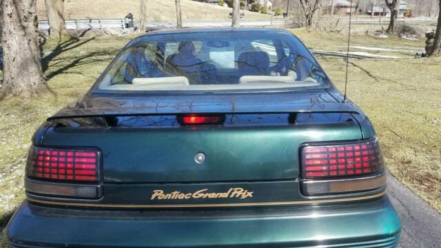 1993 Green Pontiac Grand Prix Coupe