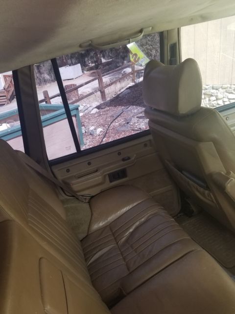 1989 White Land Rover Range Rover SUV