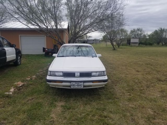 1989 White Oldsmobile Ciera Coupe