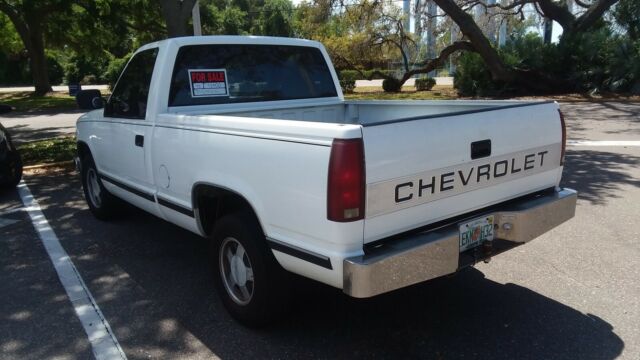 1992 White Chevrolet Silverado 1500 Standard Cab Pickup