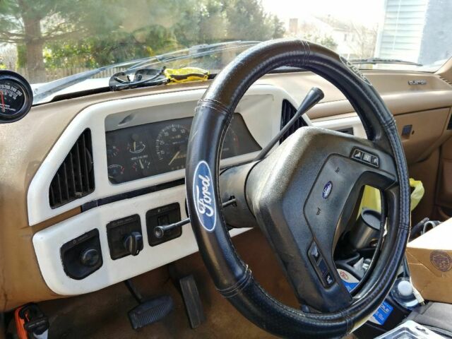 1988 White Ford F-250