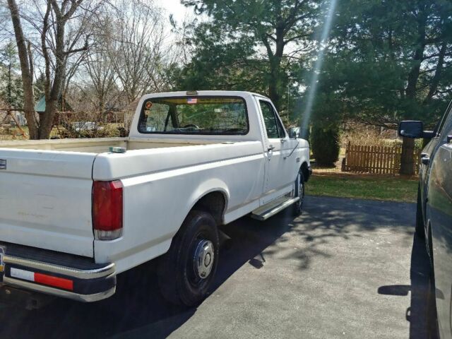 1988 White Ford F-250