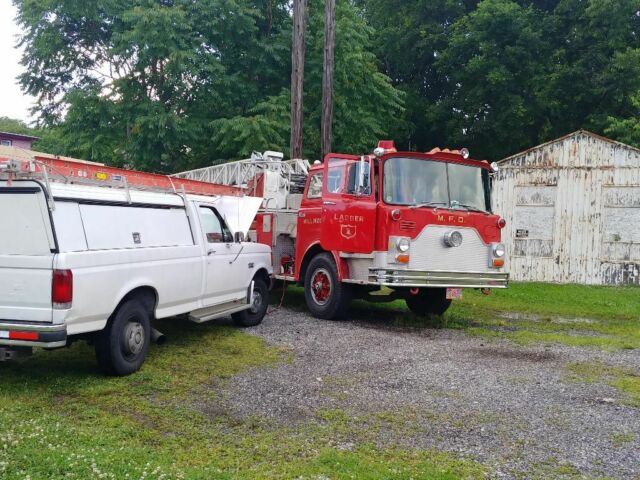 1988 White Ford F-250