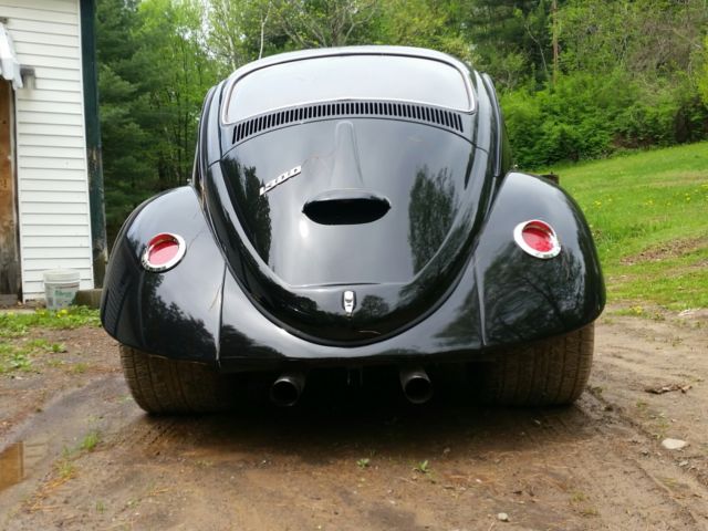 1972 Black and Cherry Volkswagen Beetle - Classic Coupe