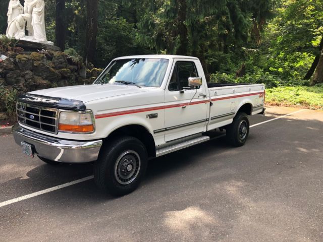 1992 White Ford F-250 Standard Cab Pickup