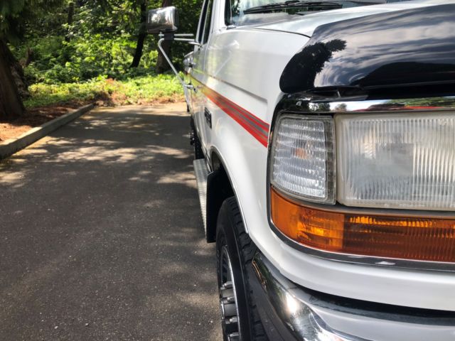 1992 White Ford F-250 Standard Cab Pickup