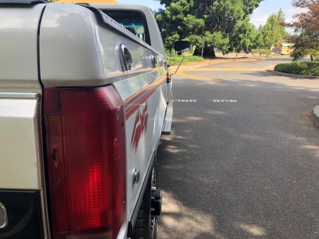 1992 White Ford F-250 Standard Cab Pickup