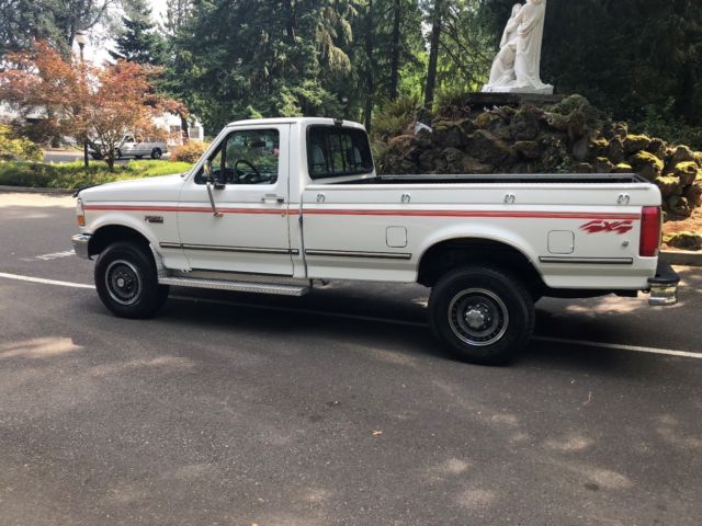 1992 White Ford F-250 Standard Cab Pickup