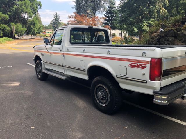 1992 White Ford F-250 Standard Cab Pickup
