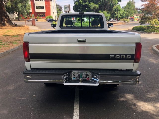 1992 White Ford F-250 Standard Cab Pickup