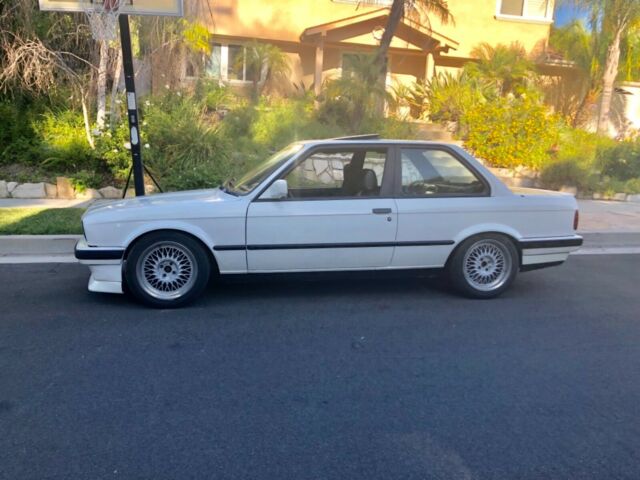 1991 White BMW 3-Series Coupe