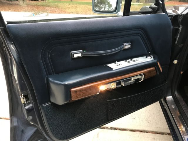 1988 Blue Ford Crown Victoria Sedan