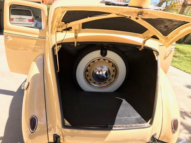 1939 Tan Ford 91A Sedan