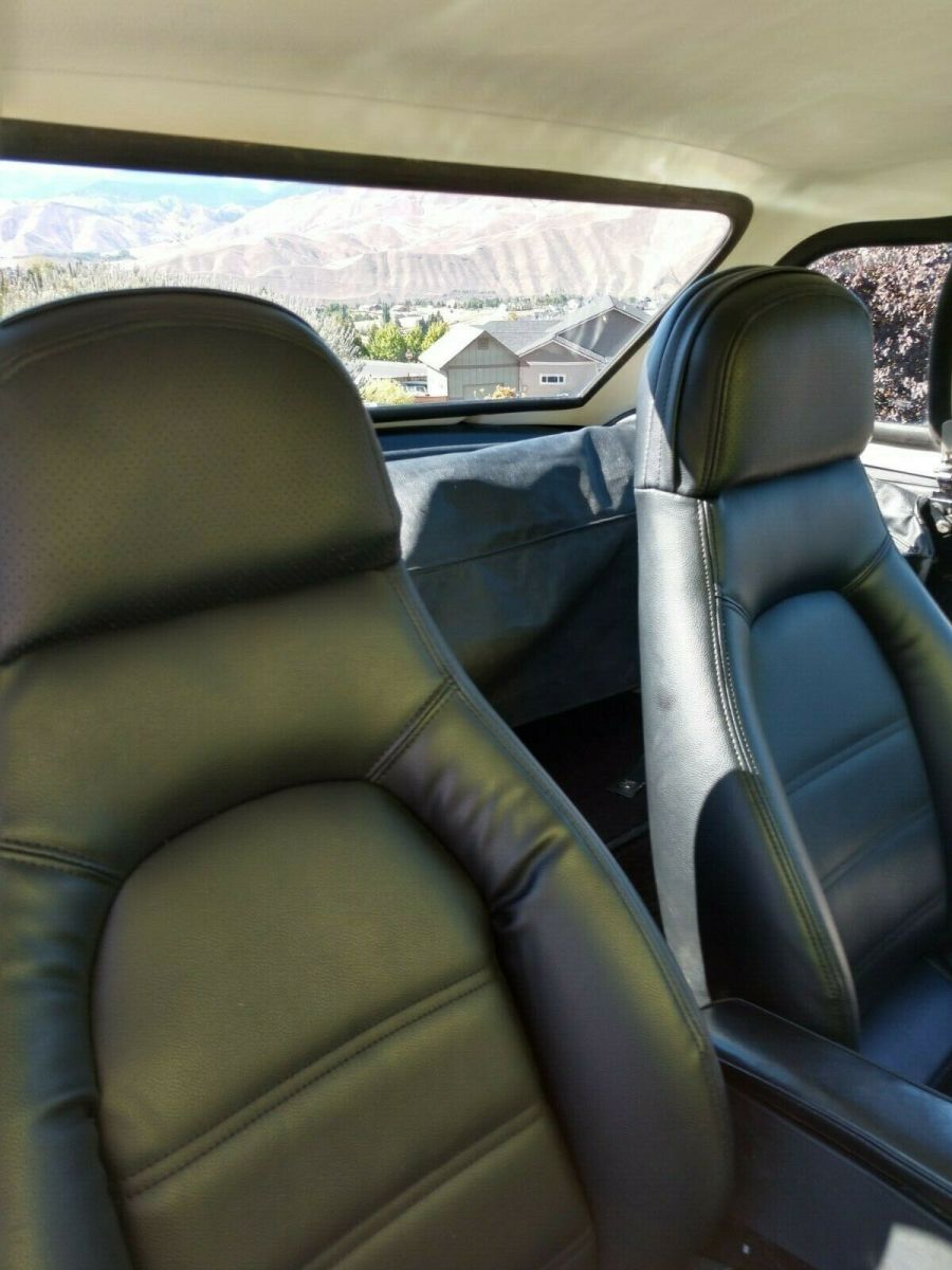 1977 Yellow MG MGB Convertible