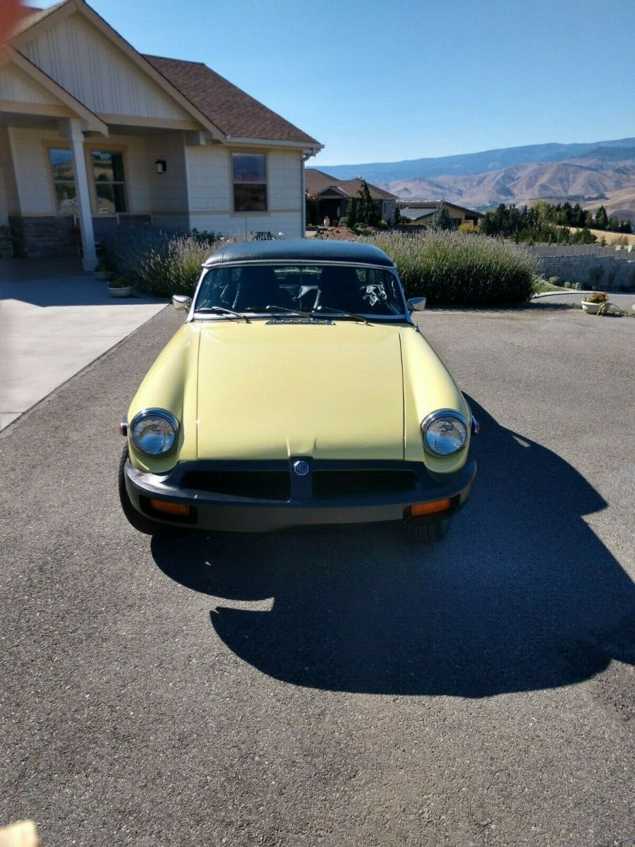 1977 Yellow MG MGB Convertible