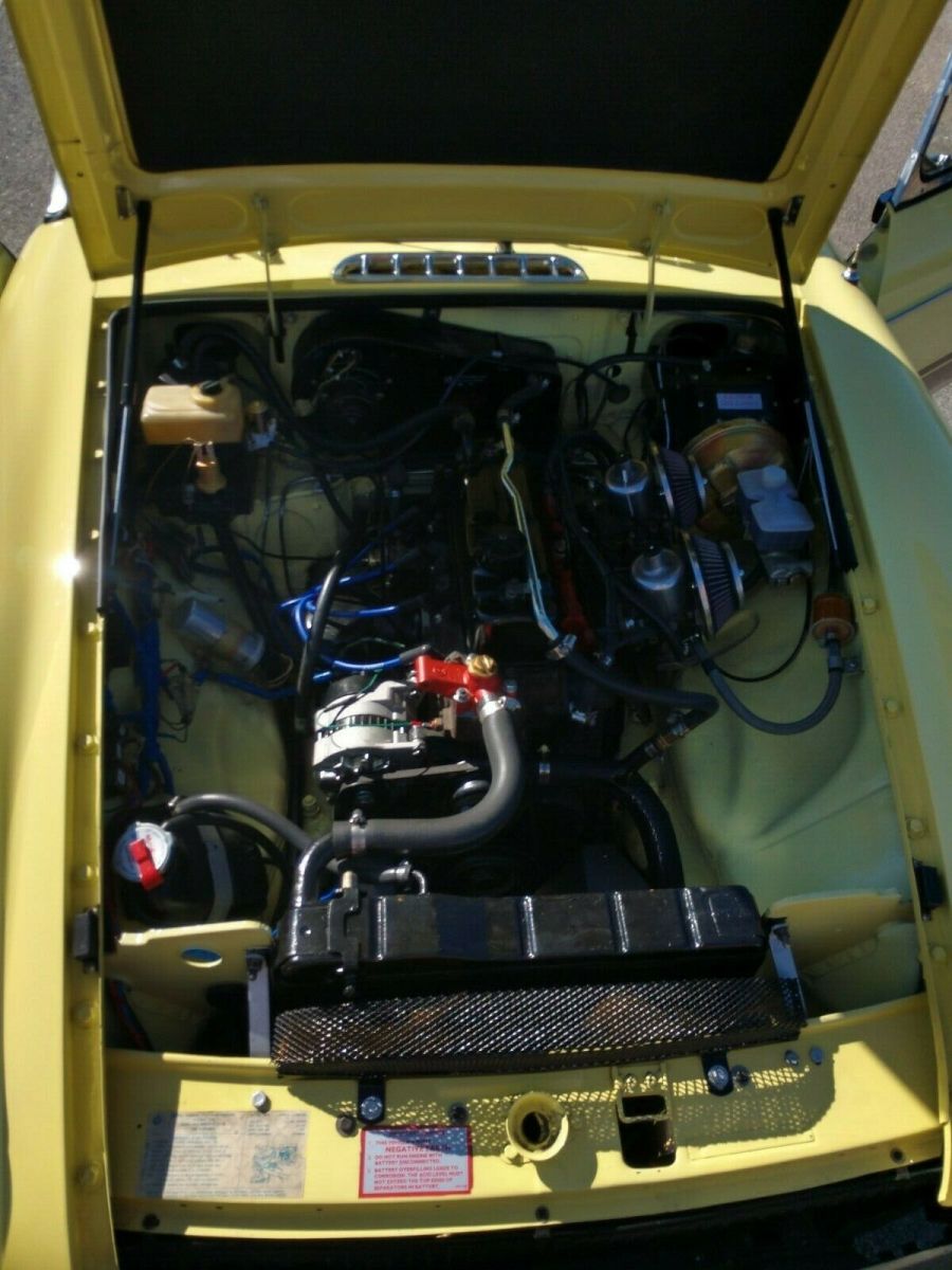 1977 Yellow MG MGB Convertible