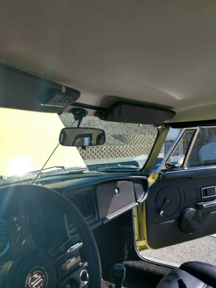 1977 Yellow MG MGB Convertible