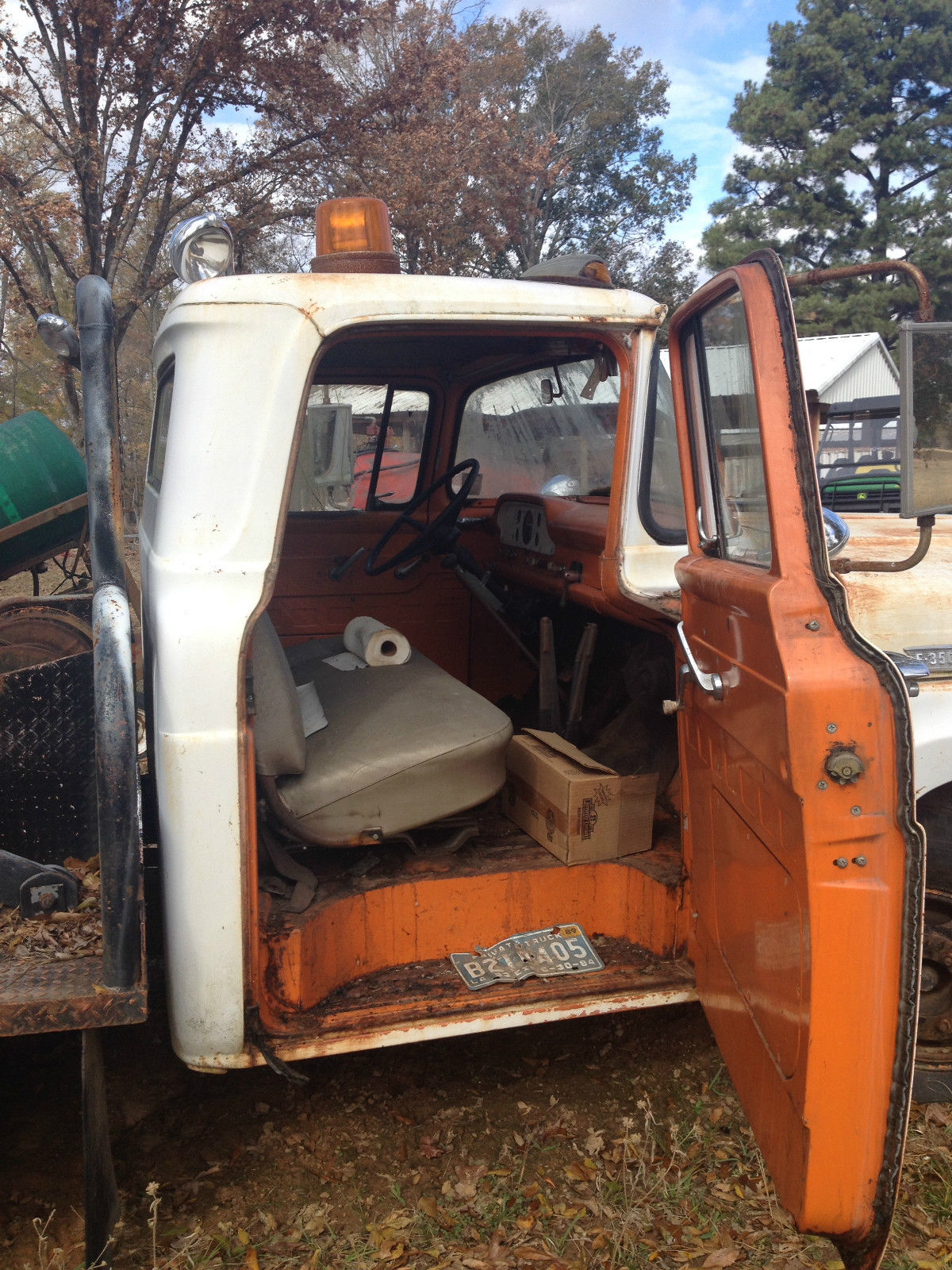1960 White Ford F-350