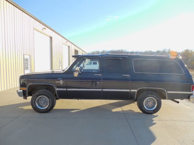 1985 Blue Chevrolet Suburban
