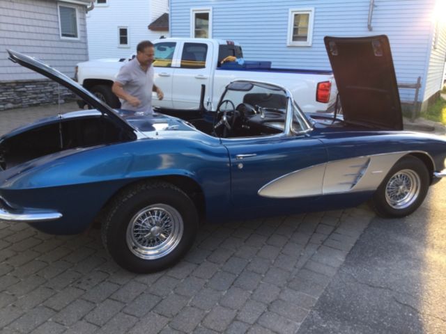1961 Blue Chevrolet Corvette Sports