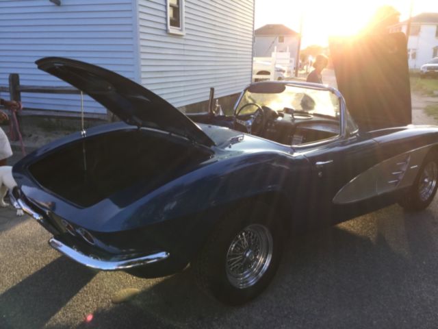 1961 Blue Chevrolet Corvette Sports