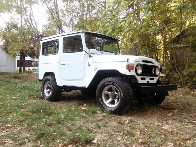 1976 white Toyota Land Cruiser