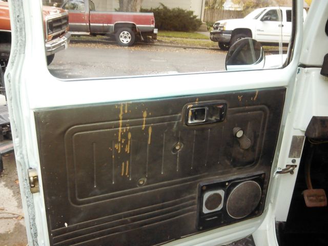 1976 white Toyota Land Cruiser