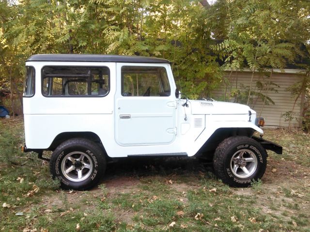 1976 white Toyota Land Cruiser