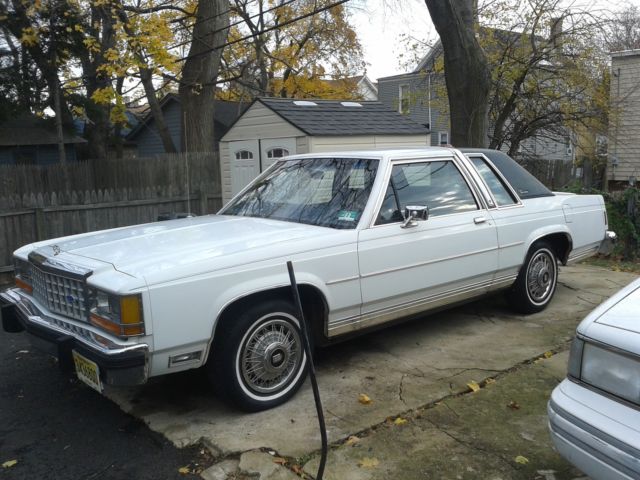 1986 White Ford Crown Victoria Coupe
