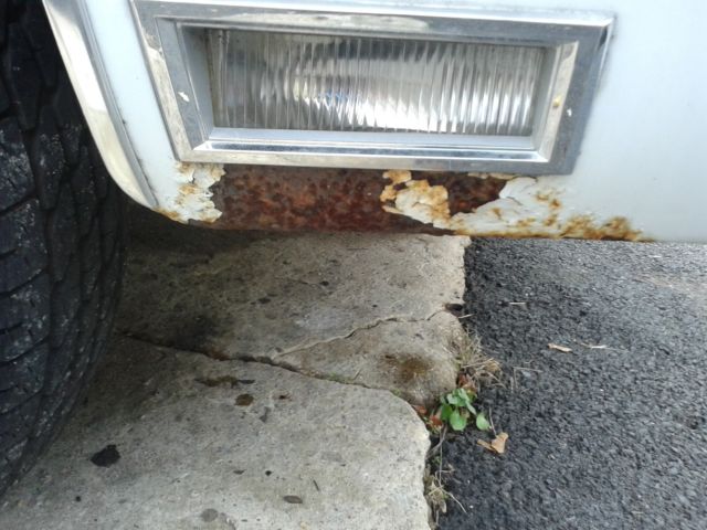 1986 White Ford Crown Victoria Coupe