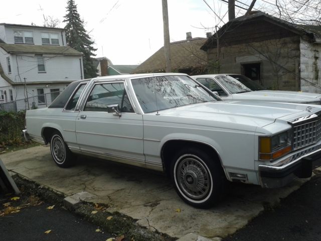 1986 White Ford Crown Victoria Coupe