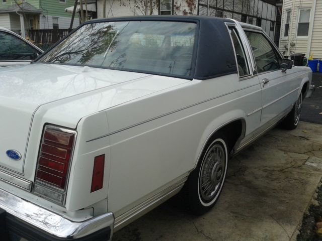 1986 White Ford Crown Victoria Coupe