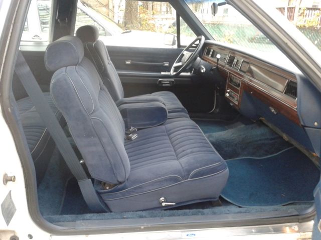 1986 White Ford Crown Victoria Coupe