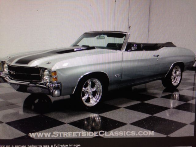1971 Silver Chevrolet Chevelle Convertible
