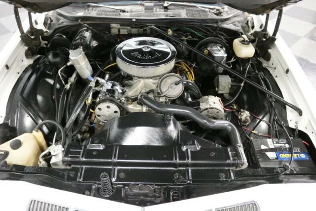 1976 White Oldsmobile Cutlass Coupe