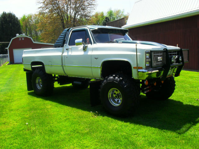 1977 White & Green Chevrolet Silverado 1500 Standard Cab Pickup