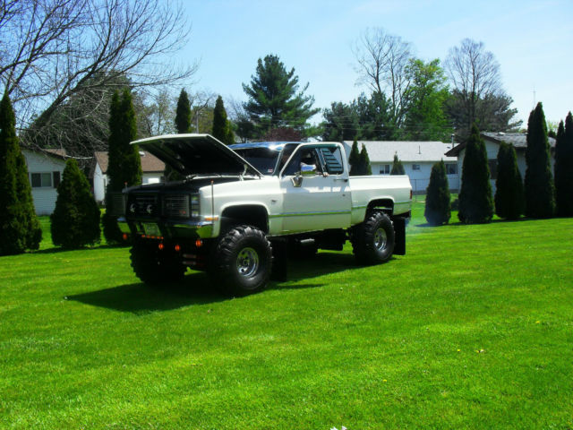 1977 White & Green Chevrolet Silverado 1500 Standard Cab Pickup