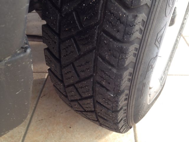 1991 White Toyota Hilux