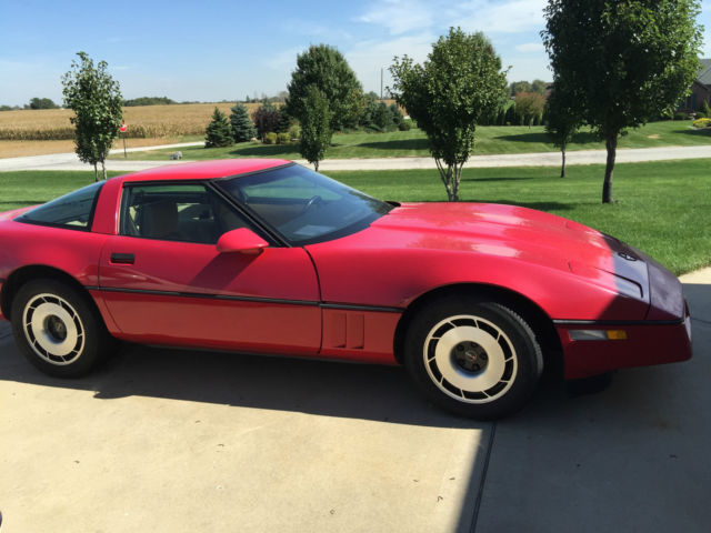 1985 Red Chevrolet Corvette Coupe