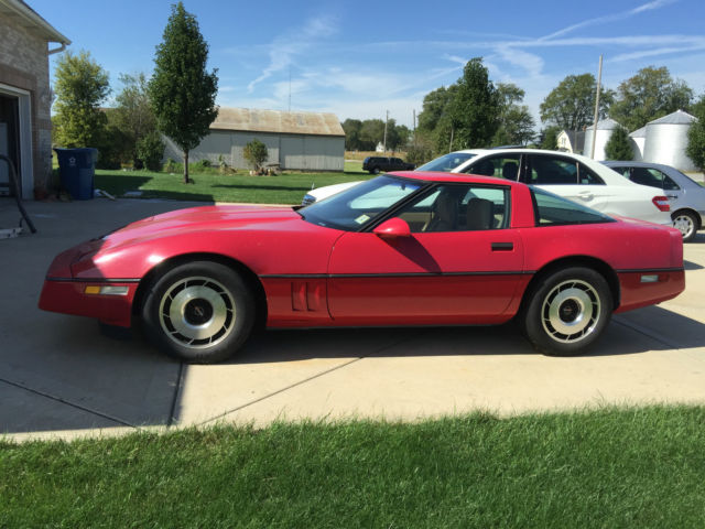 1985 Red Chevrolet Corvette Coupe