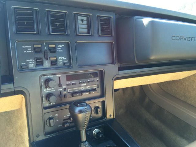 1985 Red Chevrolet Corvette Coupe