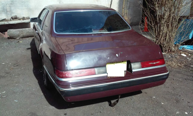 1986 Dark Marroon Ford Thunderbird Coupe