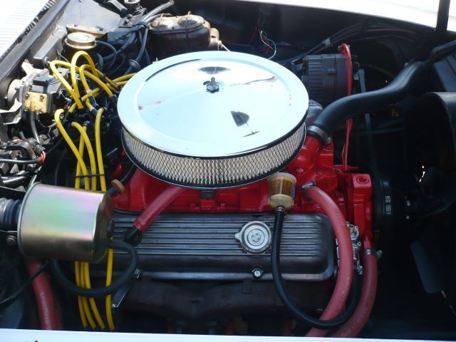 1969 White Chevrolet Corvette Coupe