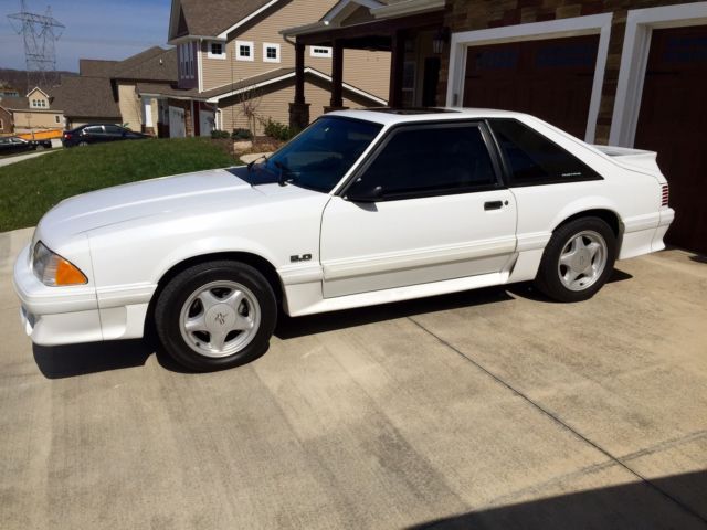 1992 White Ford Mustang Hatchback