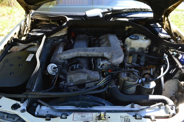 19870000 Tan Mercedes-Benz 300-Series Sedan