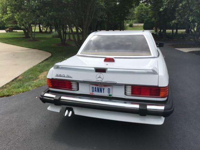 1987 White Mercedes-Benz 500-Series Convertible