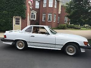 1987 White Mercedes-Benz 500-Series Convertible
