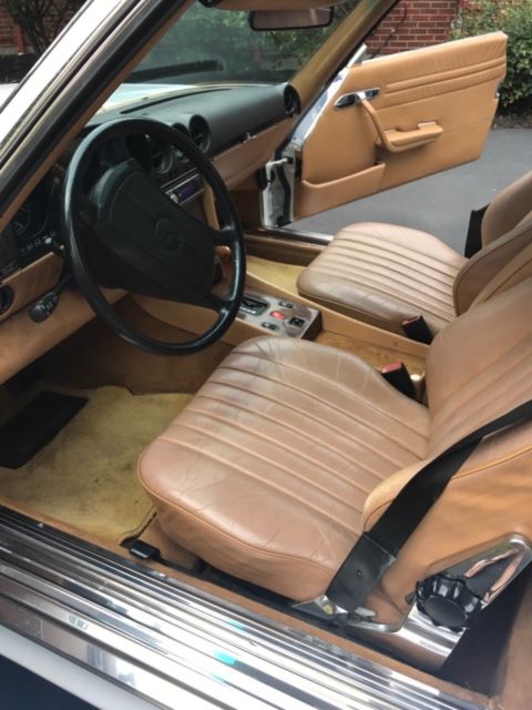 1987 White Mercedes-Benz 500-Series Convertible