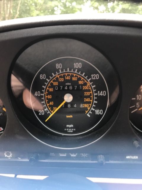 1987 White Mercedes-Benz 500-Series Convertible