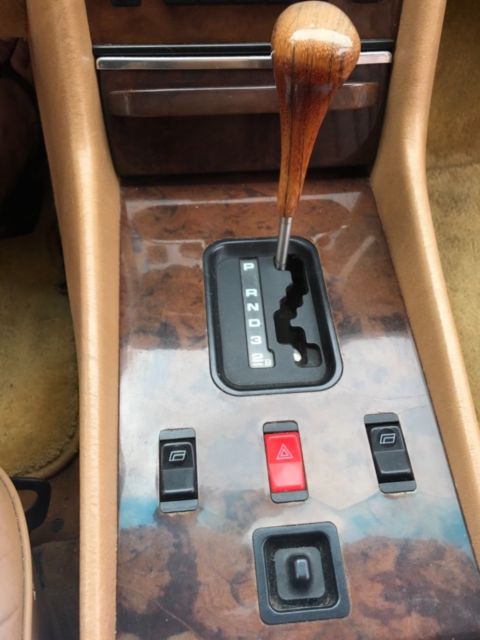 1987 White Mercedes-Benz 500-Series Convertible